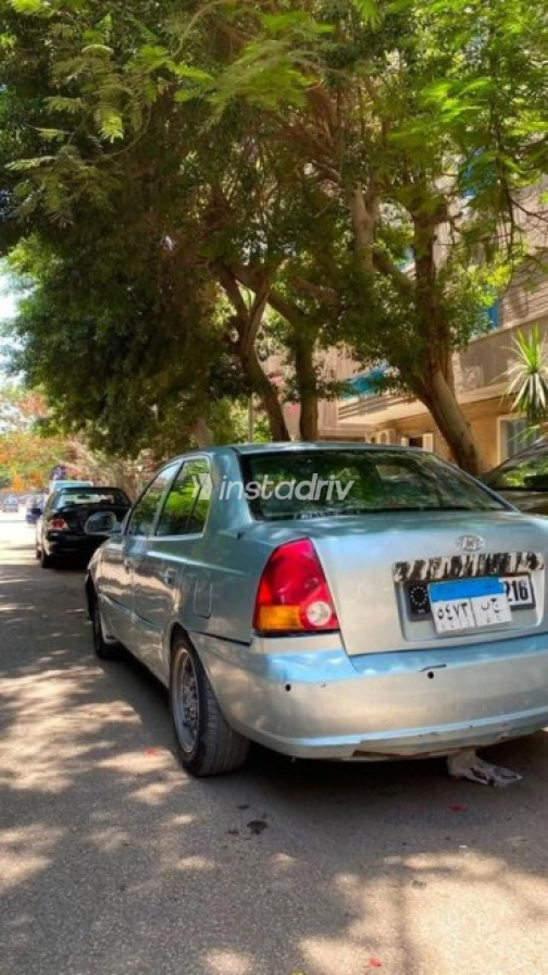 هيونداي فيرنا 2002 زيتي أوتوماتيك مستعملة للبيع في الجيزة - 2