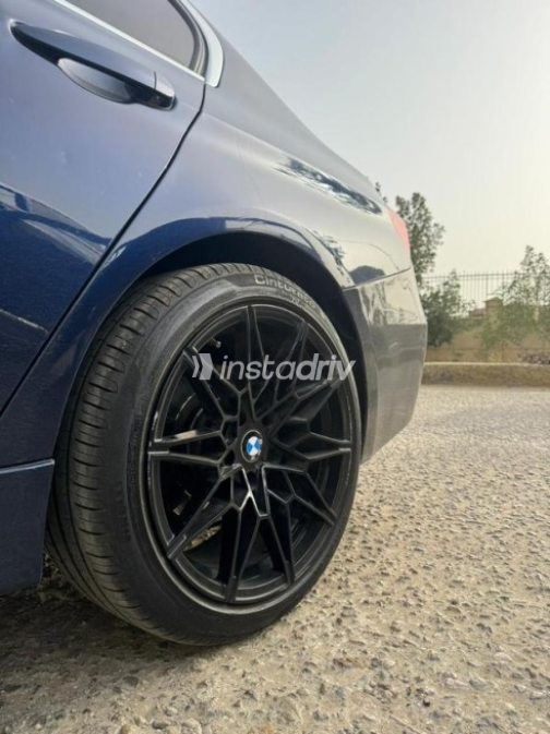 BMW 320 2018 Blue Automatic Used for Sale in Cairo - 2