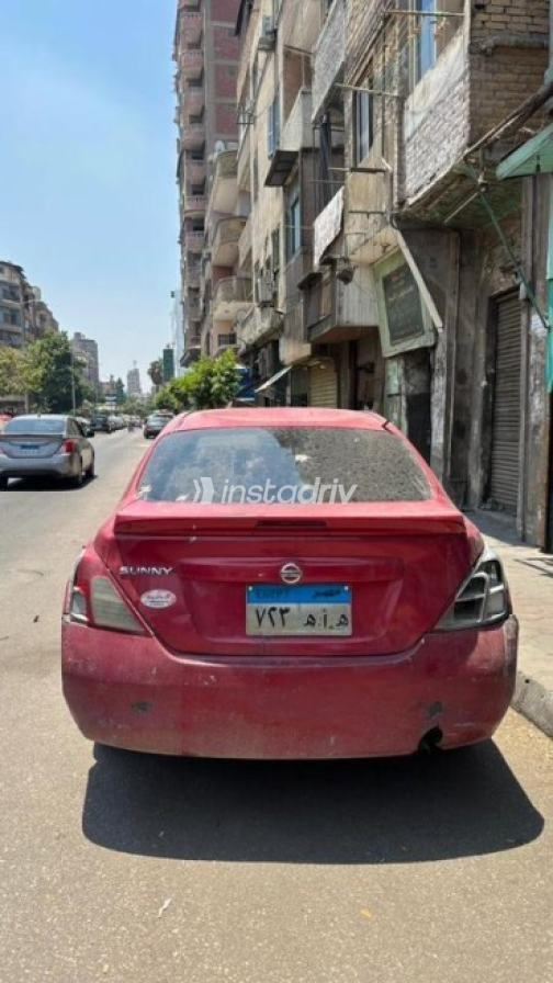 Nissan Sunny 2013 Red Automatic Used for Sale in Cairo - 2