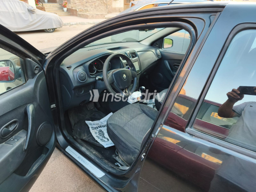Renault Sandero 2016 Black Automatic Used for Sale in Nasr city - 4