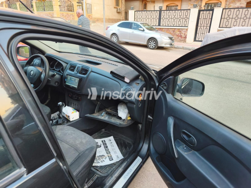 Renault Sandero 2016 Black Automatic Used for Sale in Nasr city - 6