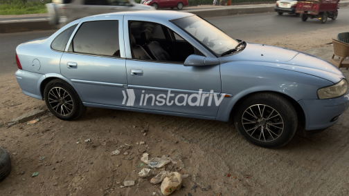 Opel Vectra 1999 White Automatic Used for Sale in Greater Cairo ( Cairo + Giza) - 1
