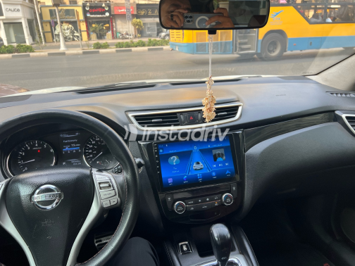 Nissan Qashqai 2015 White Automatic Used for Sale in Ain Shams - 3