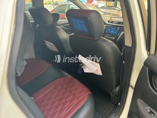 Nissan Qashqai 2015 White Automatic Used for Sale in Ain Shams - 9