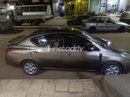 Nissan Sunny 2015 Gray Automatic Used for Sale in Giza - 3