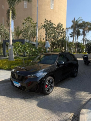 بي ام دبليو X1 2025 أسود أوتوماتيك مستعملة للبيع في مدينتى
