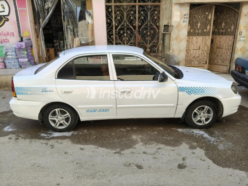 هيونداي فيرنا 2013 أبيض يدوي مستعملة للبيع في السويس‎ - 6