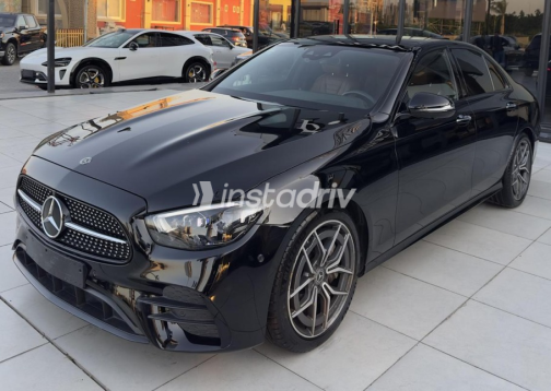 مرسيدس E 300 2021 أسود أوتوماتيك مستعملة للبيع في مدينة الشيخ زايد - 5