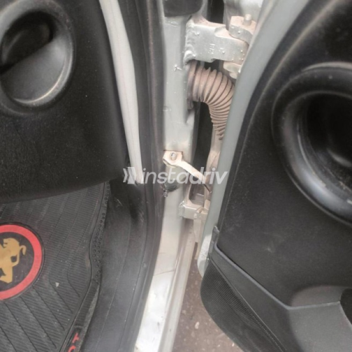 Peugeot 405 2004 Silver Manual Used for Sale in Cairo - 7