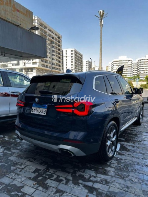 بي ام دبليو X3 2024 أزرق غامق أوتوماتيك مستعملة للبيع في مصر الجديدة - 3