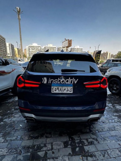 بي ام دبليو X3 2024 أزرق غامق أوتوماتيك مستعملة للبيع في مصر الجديدة - 4