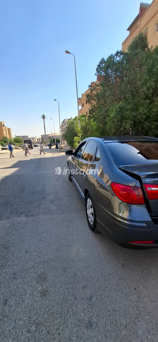 هيونداي إلنترا اتش دى 2017 رمادي أوتوماتيك مستعملة للبيع في القاهرة - 3