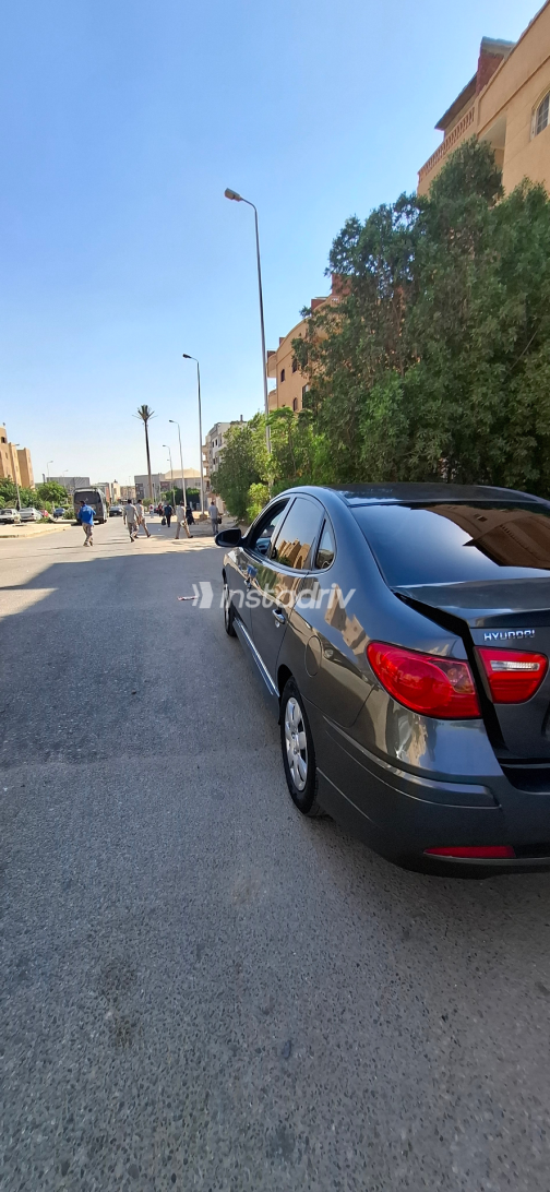 هيونداي إلنترا اتش دى 2017 رمادي أوتوماتيك مستعملة للبيع في القاهرة - 10