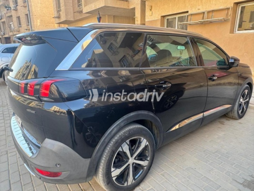 Peugeot 5008 2018 White Automatic Used for Sale in Greater Cairo ( Cairo + Giza) - 3