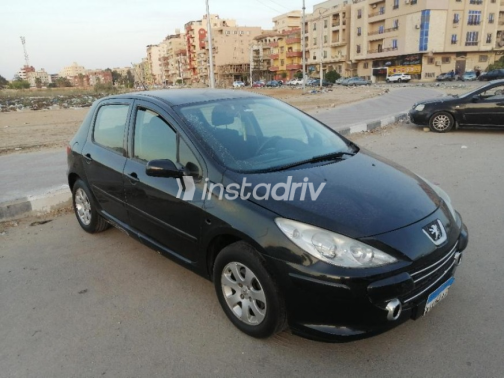 بيجو 307 2007 أسود أوتوماتيك مستعملة للبيع في الإسماعيلية - 1