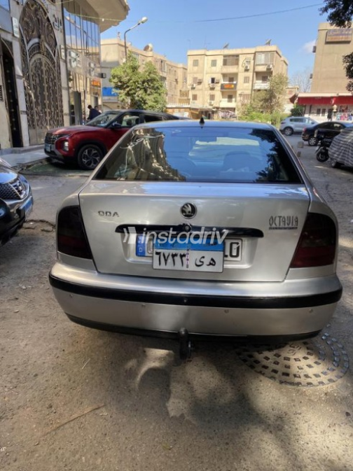 سكودا اوكتافيا 1999 فضي أوتوماتيك مستعملة للبيع في الجيزة - 3