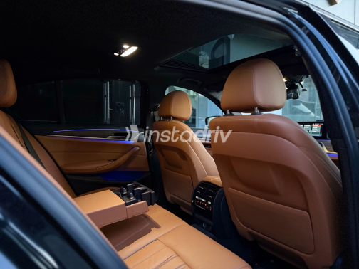 BMW 520 2018 Black Automatic Used for Sale in Nasr city - 4