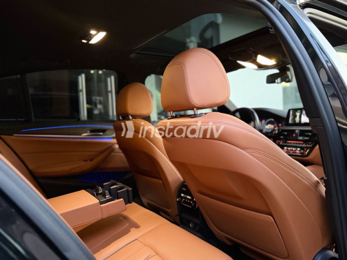 BMW 520 2018 Black Automatic Used for Sale in Nasr city - 6