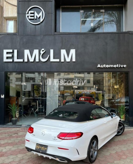 Mercedes C 180 2017 White Automatic Used for Sale in Cairo - 4