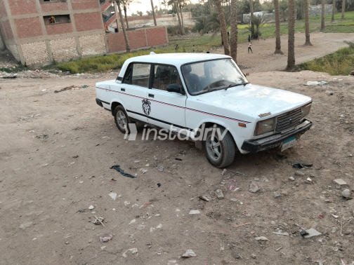 لادا 2105 1983 أبيض يدوي مستعملة للبيع في الجيزة - 1