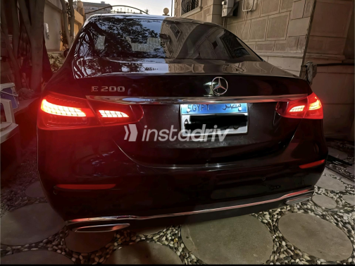 مرسيدس E 200 2021 أسود أوتوماتيك مستعملة للبيع في مصر الجديدة - 5