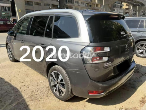 سيتروين c4 بيكاسو 2020 رمادي أوتوماتيك مستعملة للبيع في مدينة نصر - 4