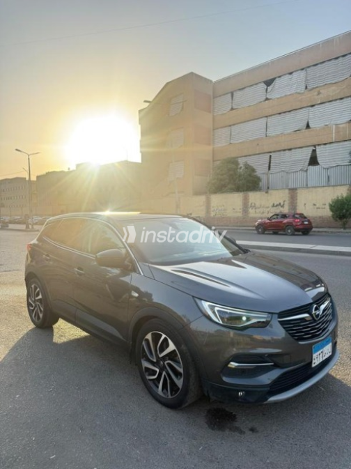 Opel Grandland 2019 White Automatic Used for Sale in Greater Cairo ( Cairo + Giza) - 5