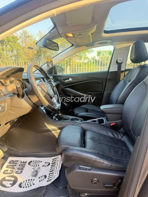 Opel Grandland 2019 White Automatic Used for Sale in Greater Cairo ( Cairo + Giza) - 6