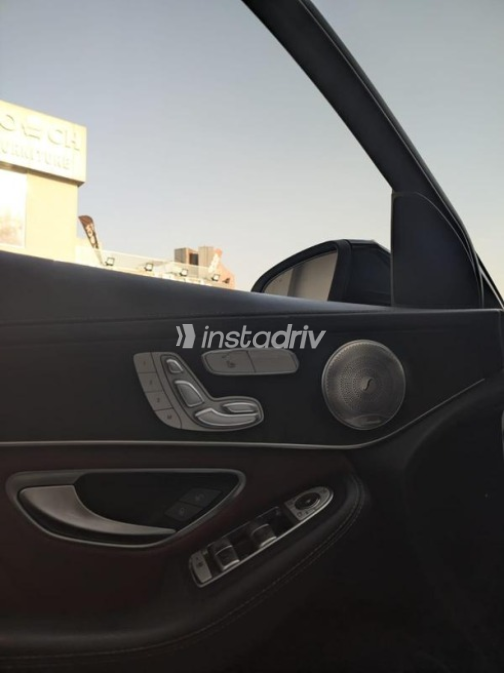 مرسيدس GLA 200 2023 أبيض أوتوماتيك مستعملة للبيع في القاهرة - 2