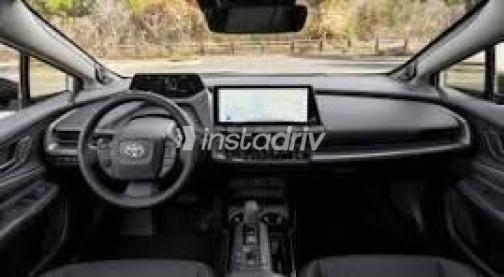 Toyota Prius 2026 Silver Automatic Used for Sale in Cairo - 1