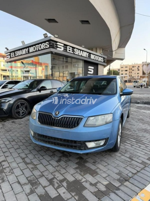 سكودا اوكتافيا 2015 أزرق غامق أوتوماتيك مستعملة للبيع في القاهرة - 9