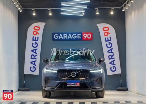 فولفو XC60 2025 أزرق غامق أوتوماتيك مستعملة للبيع في القاهرة - 1