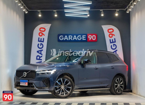 فولفو XC60 2025 أزرق غامق أوتوماتيك مستعملة للبيع في القاهرة - 2