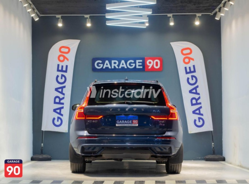 فولفو XC60 2025 أزرق غامق أوتوماتيك مستعملة للبيع في القاهرة - 4