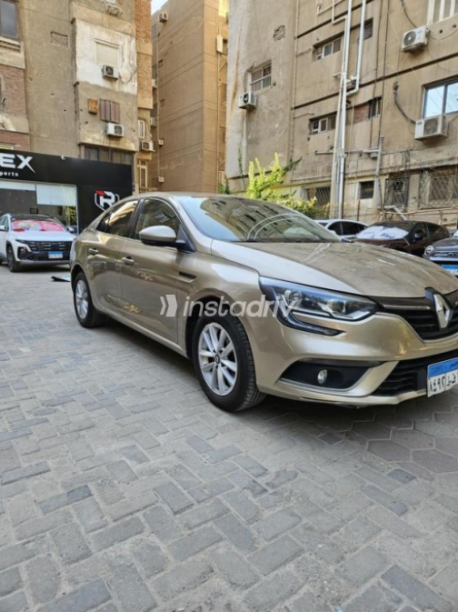 Renault Megane 2020 Gold Automatic Used for Sale in Maadi - 2