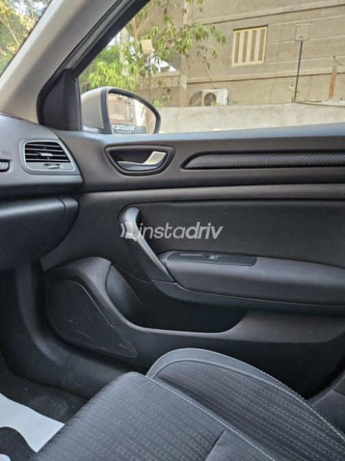 Renault Megane 2020 Gold Automatic Used for Sale in Maadi - 7