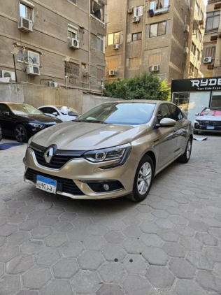 رينو ميجان 2020 ذهبي أوتوماتيك مستعملة للبيع في المعادى