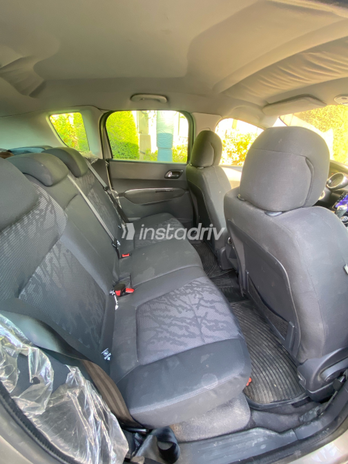 Peugeot 3008 2013 Gold Automatic Used for Sale in Cairo - 2