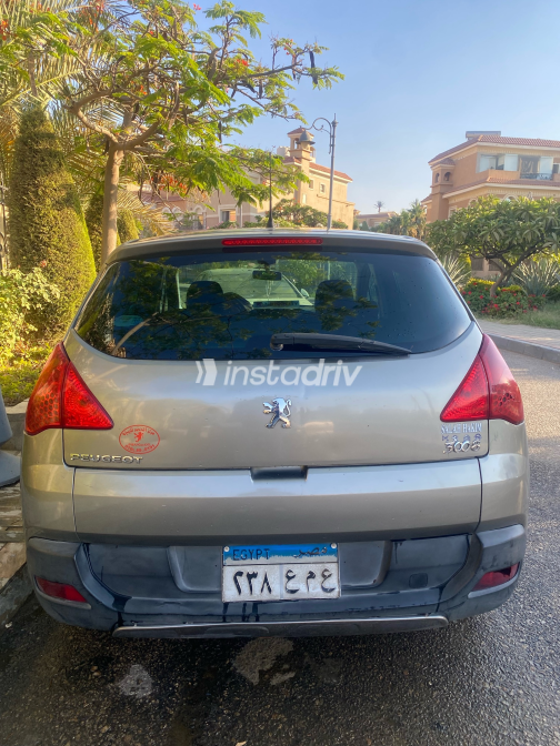 Peugeot 3008 2013 Gold Automatic Used for Sale in Cairo - 4
