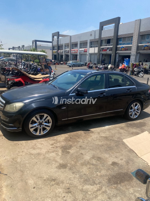 مرسيدس C 250 2012 أسود يدوي مستعملة للبيع في مدينتى - 1