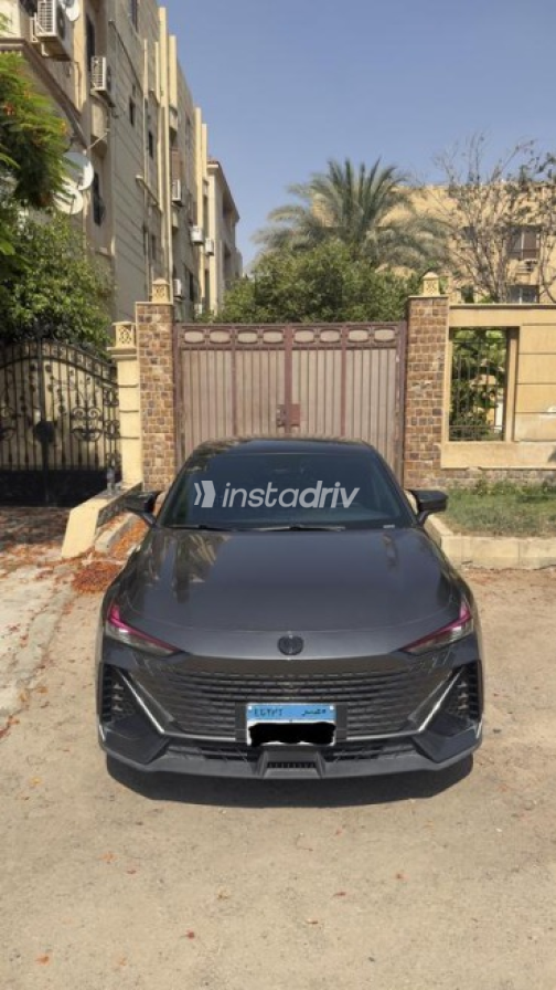 شانجان UNI-V 2025 رمادي أوتوماتيك مستعملة للبيع في القاهرة - 4