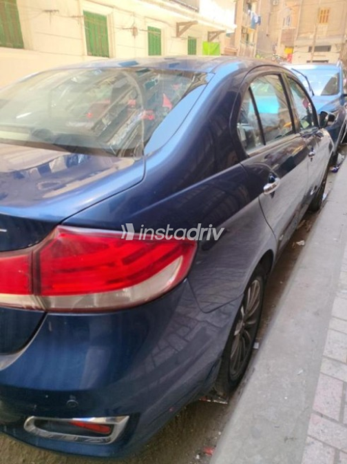سوزوكى سياز 2022 أزرق غامق أوتوماتيك مستعملة للبيع في الإسكندرية - 2