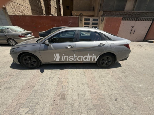 هيونداي إلنترا سى ان 7 2022 أبيض أوتوماتيك مستعملة للبيع في القاهرة الكبرى ( القاهرة - الجيزة) - 3