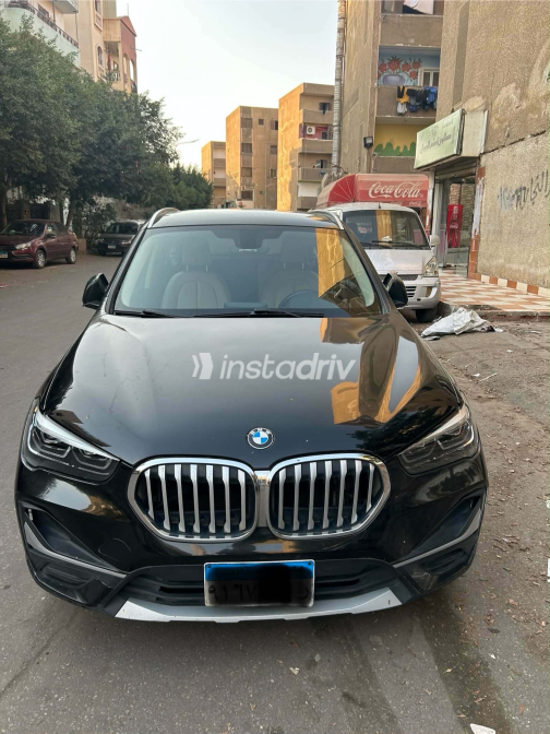 بي ام دبليو X1 2020 أسود أوتوماتيك مستعملة للبيع في القاهرة - 3