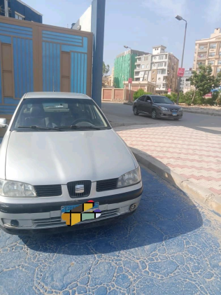 سيات ابيزا 2001 فضي يدوي مستعملة للبيع في المقطم