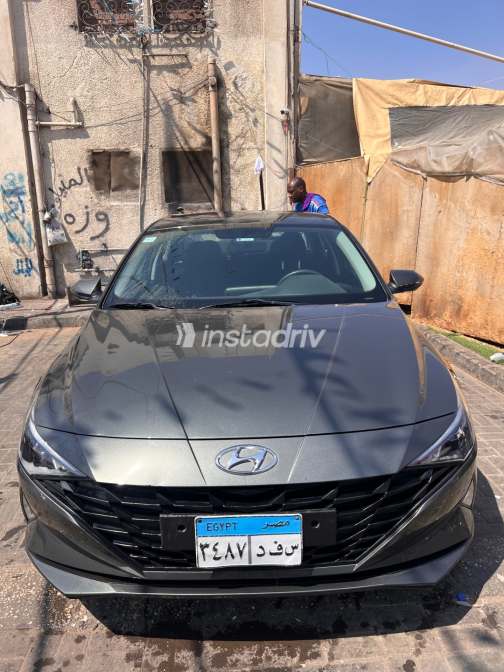 هيونداي إلنترا سى ان 7 2021 رمادي غامق أوتوماتيك مستعملة للبيع في القاهرة - 3