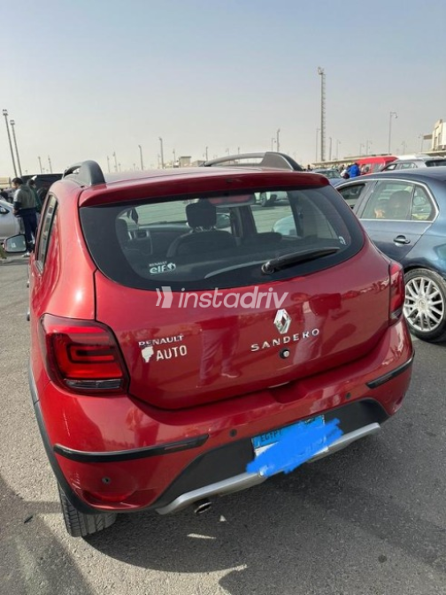 Renault Sandero Step Way 2018 White Automatic Used for Sale in Greater Cairo ( Cairo + Giza) - 2