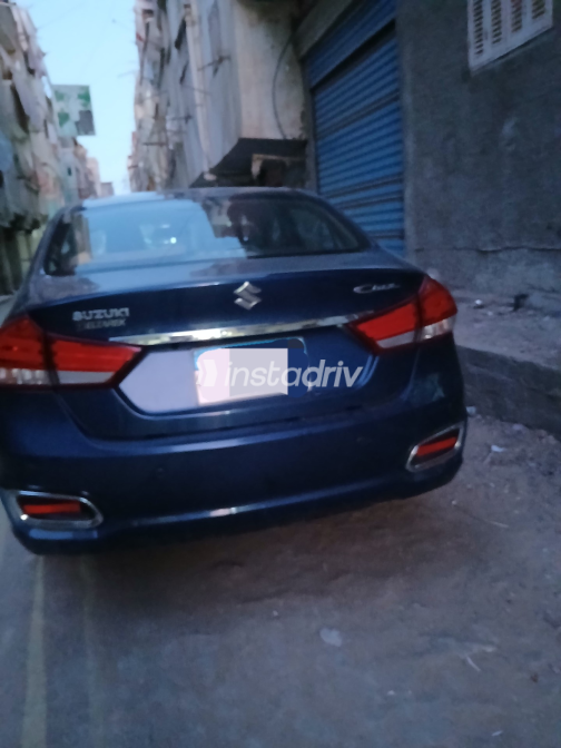 سوزوكى سياز 2021 أزرق أوتوماتيك مستعملة للبيع في البحيرة - 1