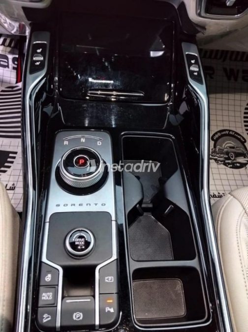 كيا سورينتو 2023 أبيض أوتوماتيك مستعملة للبيع في القاهرة - 10