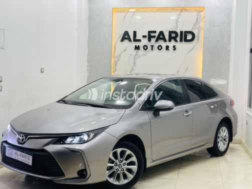 تويوتا كورولا 2021 فضي أوتوماتيك مستعملة للبيع في الإسكندرية - 2